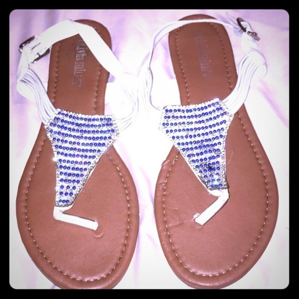 Olivia Miller White Thong Sandals with Blue Rhinestone Embellishments Size‎ 8